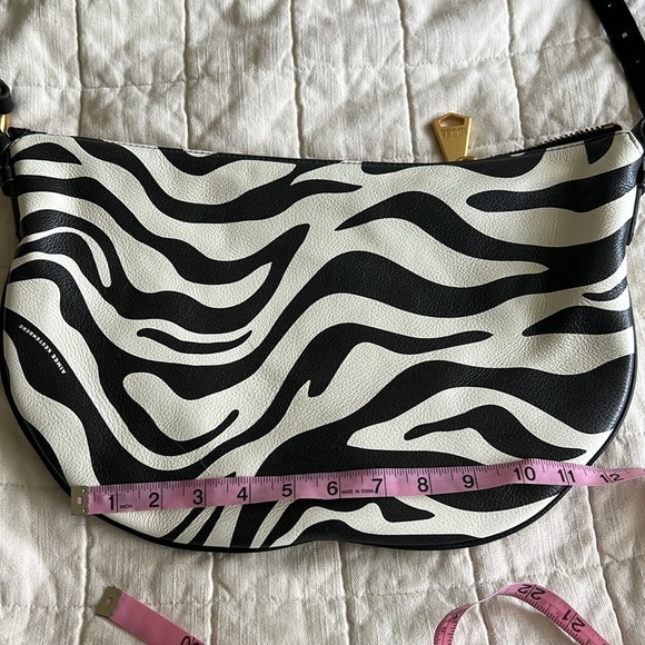Aimee Keatrnberg You’re A Star Zebra Hobo Bag - Picture 2 of 8